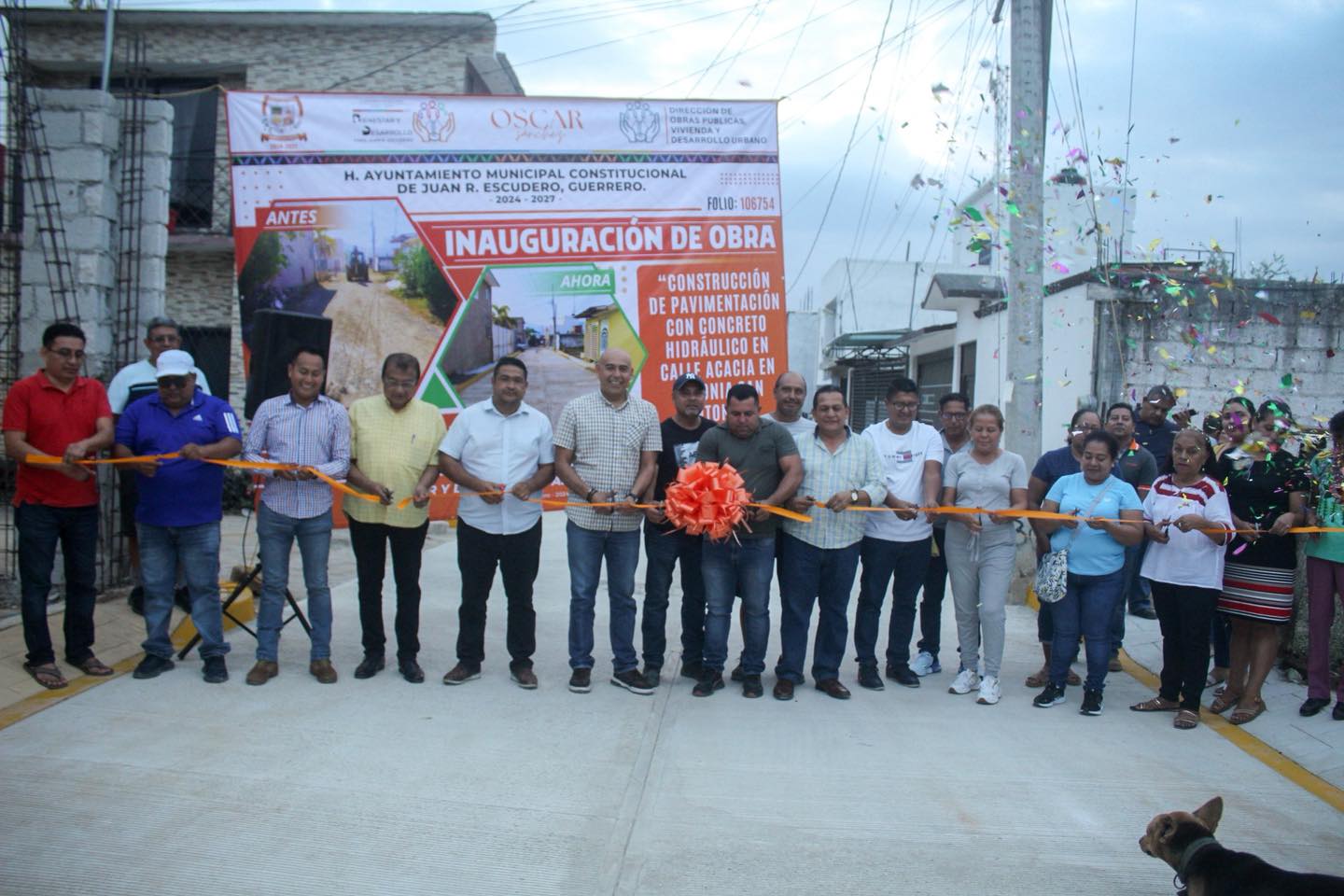 Inaugura alcalde obra de pavimentación con concreto hidráulico en la Colonia San Antonio.