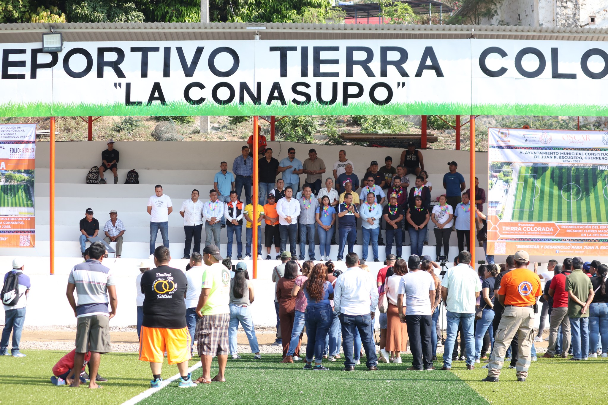 Inaugura Oscar Sánchez la rehabilitación del Campo Deportivo Tierra Colorada «La Conasupo» en Tierra Colorada.